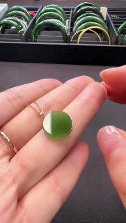 新疆和田玉碧玉圆片玉坠古法金镶玉碧玉药片儿小玉坠碧玉项链 吊坠