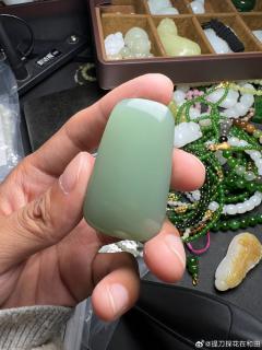 碧玉粉青无事牌吊坠