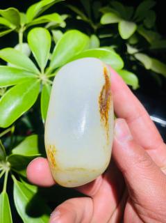 和田玉与翡翠的不同品种中,哪种玉更保值?资深藏家的资产配置秘诀